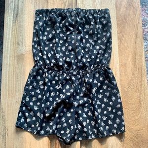 XXI urban outfitters black and white floral romper size M
